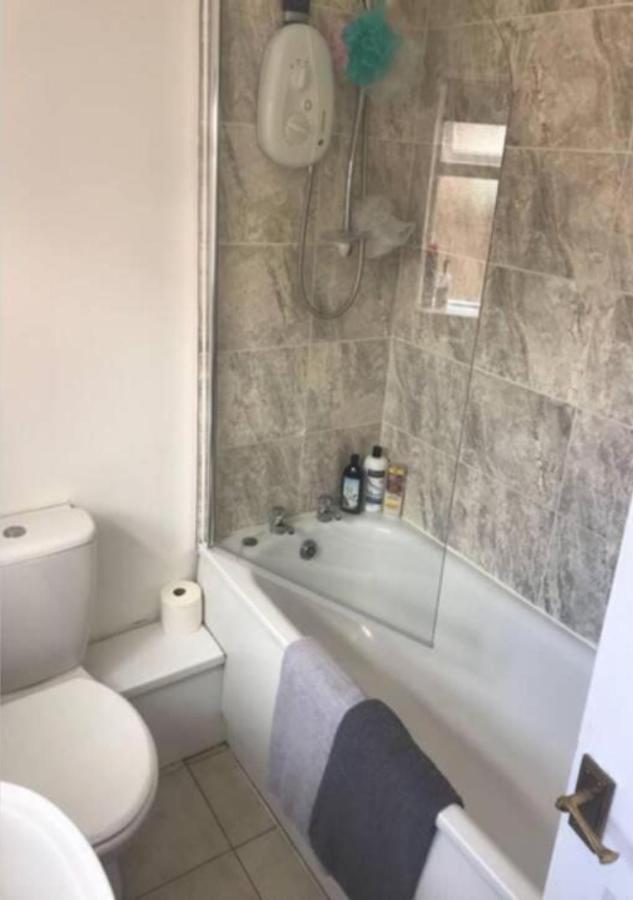 4 Bedroom House For Corporate Stays In Kettering Ngoại thất bức ảnh